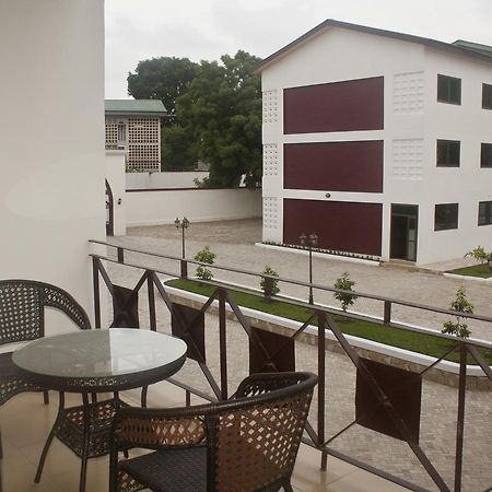 Consir Executive Lodge Аккра Экстерьер фото