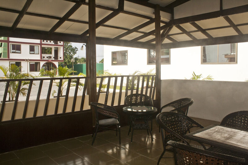 Consir Executive Lodge Аккра Экстерьер фото