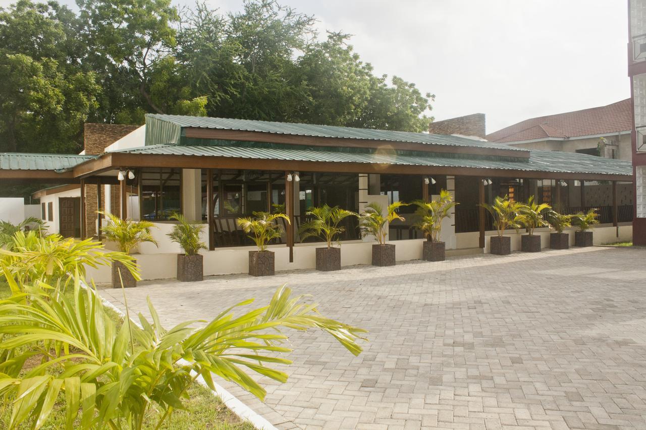 Consir Executive Lodge Аккра Экстерьер фото