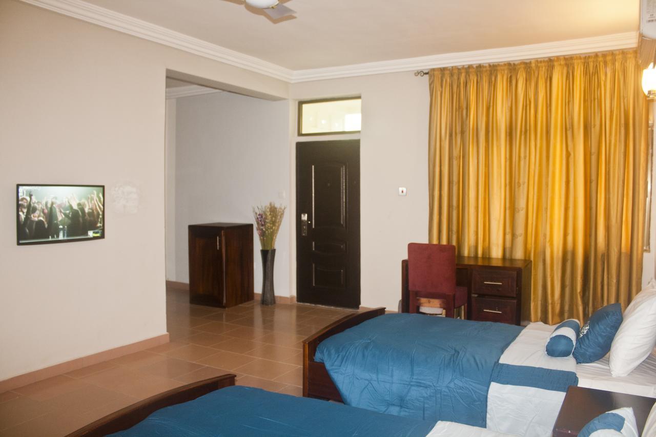Consir Executive Lodge Аккра Экстерьер фото