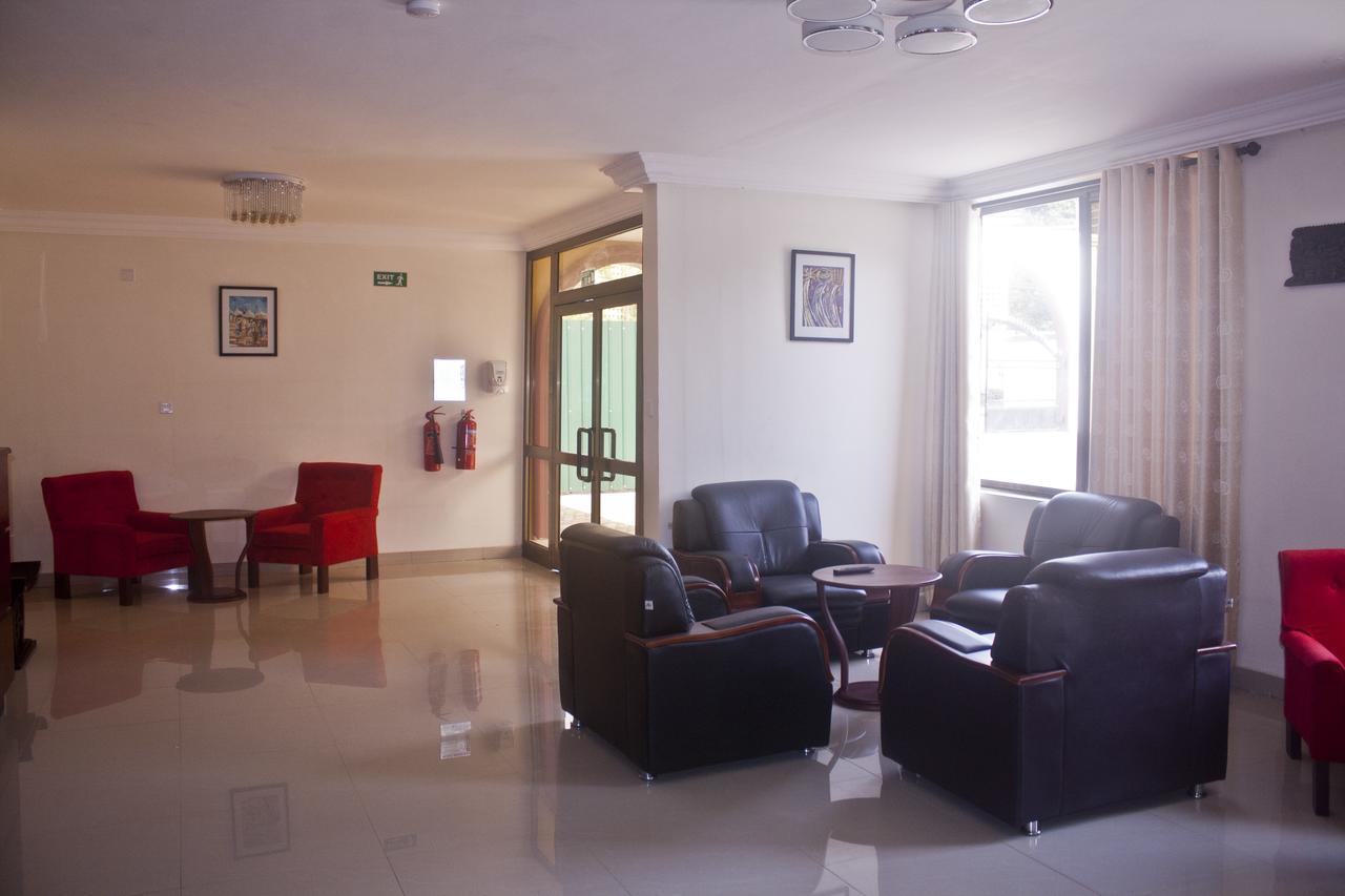 Consir Executive Lodge Аккра Экстерьер фото