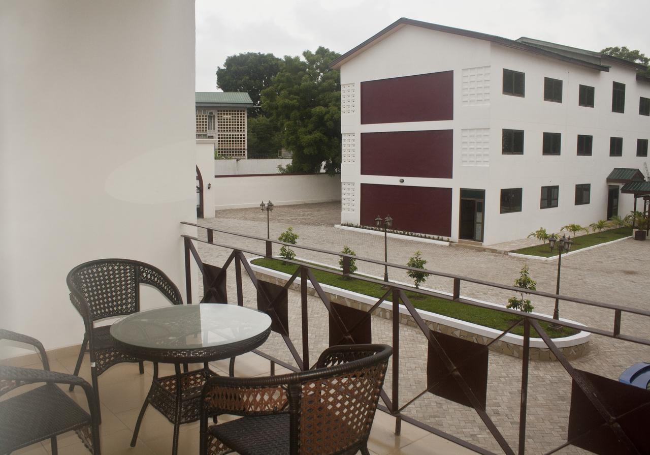 Consir Executive Lodge Аккра Экстерьер фото