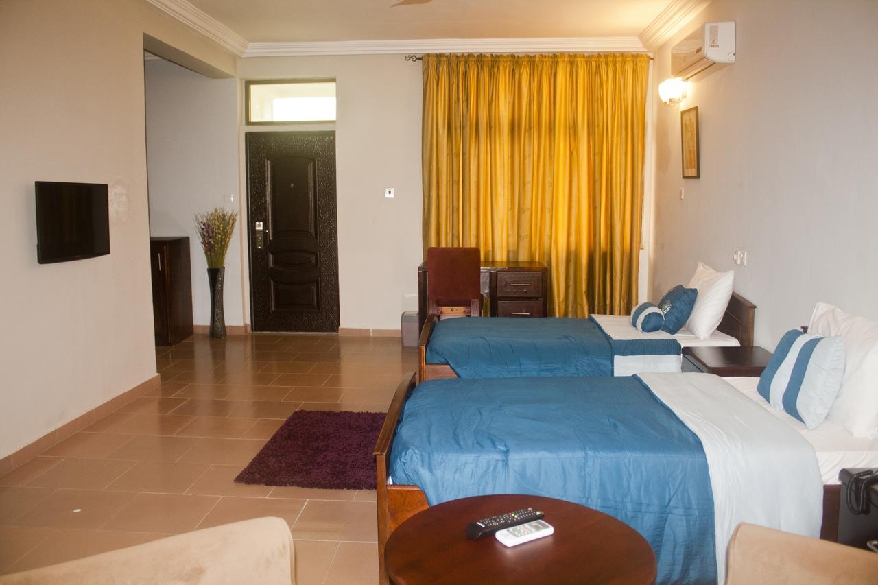 Consir Executive Lodge Аккра Экстерьер фото