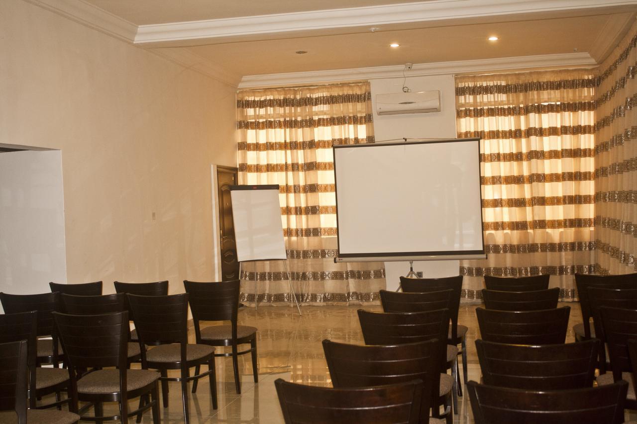 Consir Executive Lodge Аккра Экстерьер фото