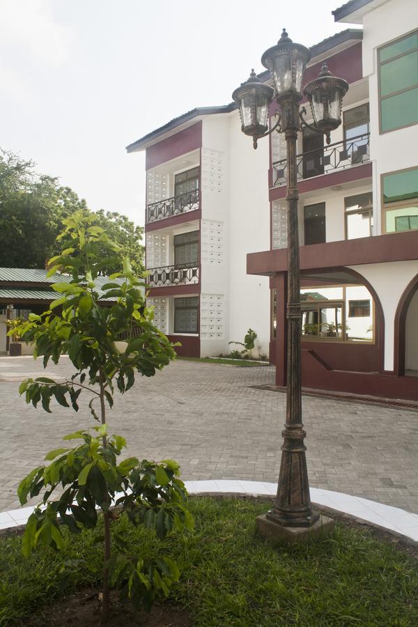 Consir Executive Lodge Аккра Экстерьер фото