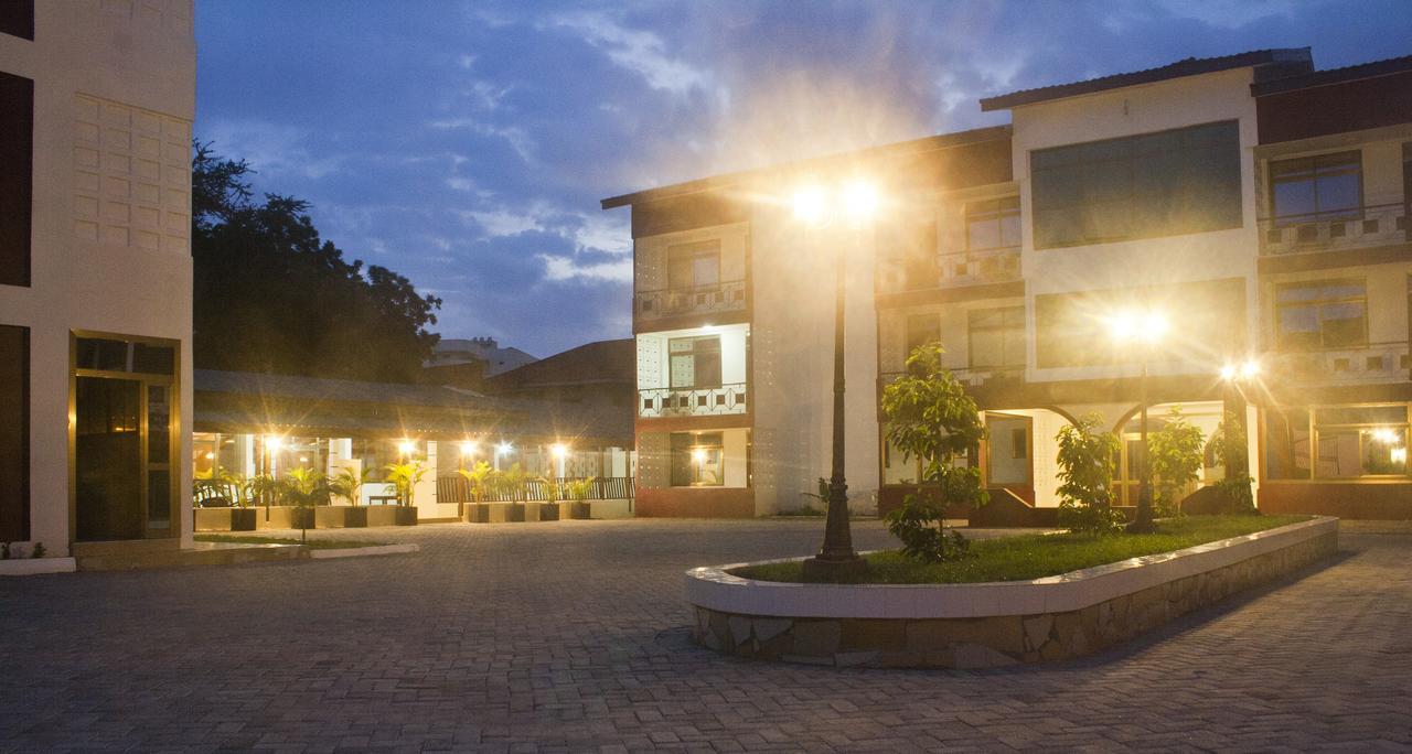 Consir Executive Lodge Аккра Экстерьер фото