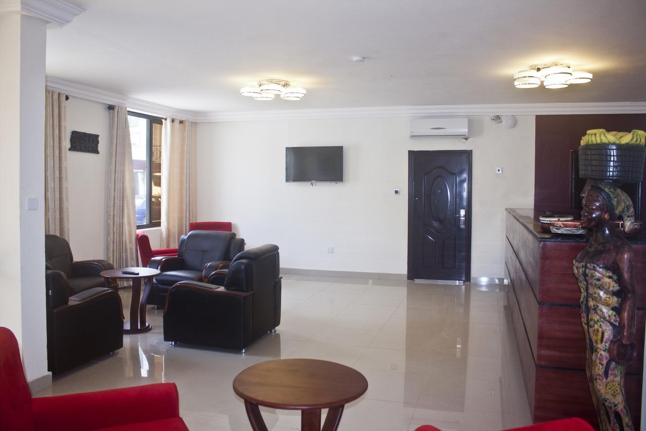 Consir Executive Lodge Аккра Экстерьер фото