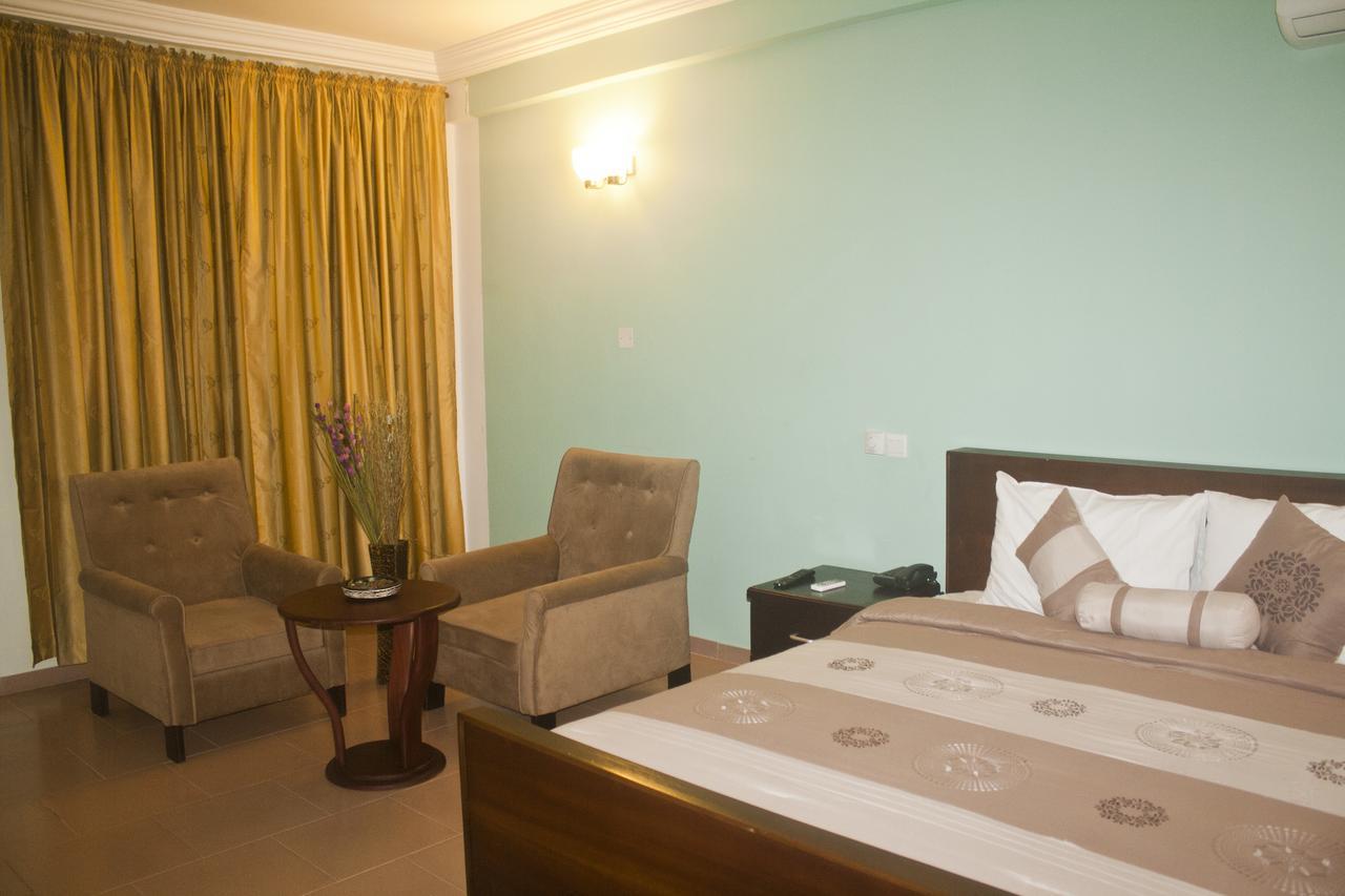 Consir Executive Lodge Аккра Экстерьер фото