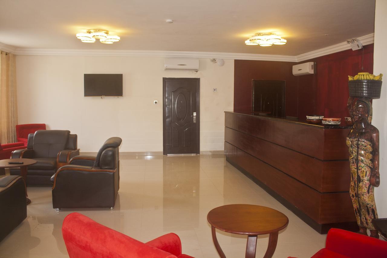 Consir Executive Lodge Аккра Экстерьер фото