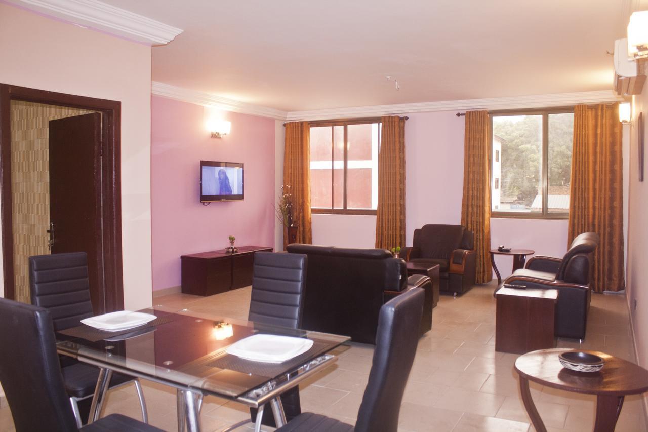 Consir Executive Lodge Аккра Экстерьер фото