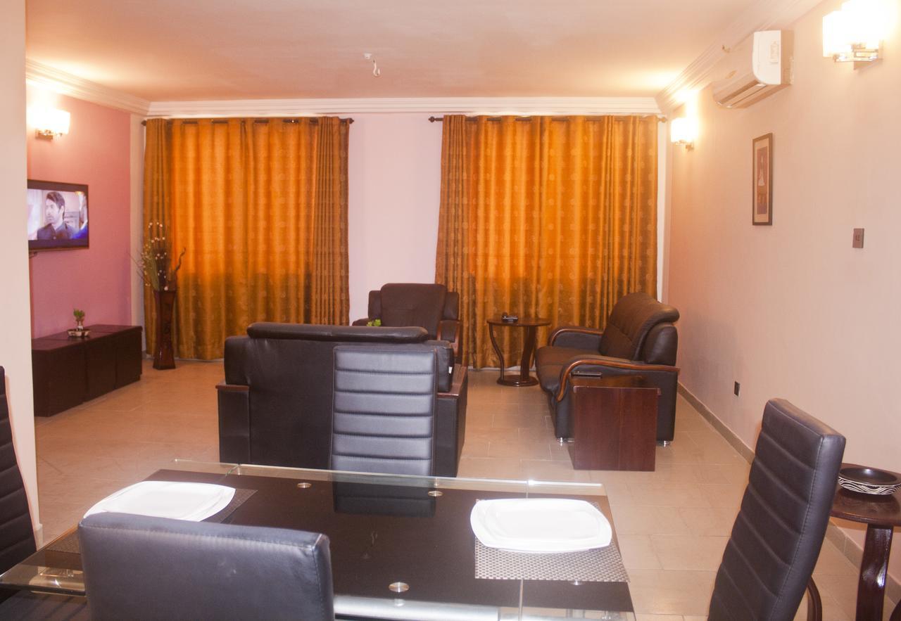 Consir Executive Lodge Аккра Экстерьер фото