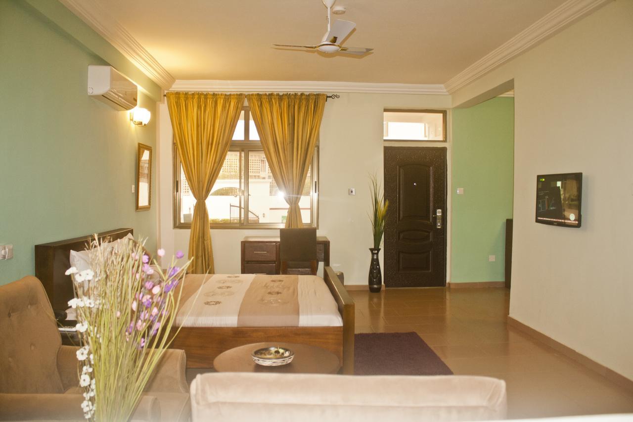 Consir Executive Lodge Аккра Экстерьер фото
