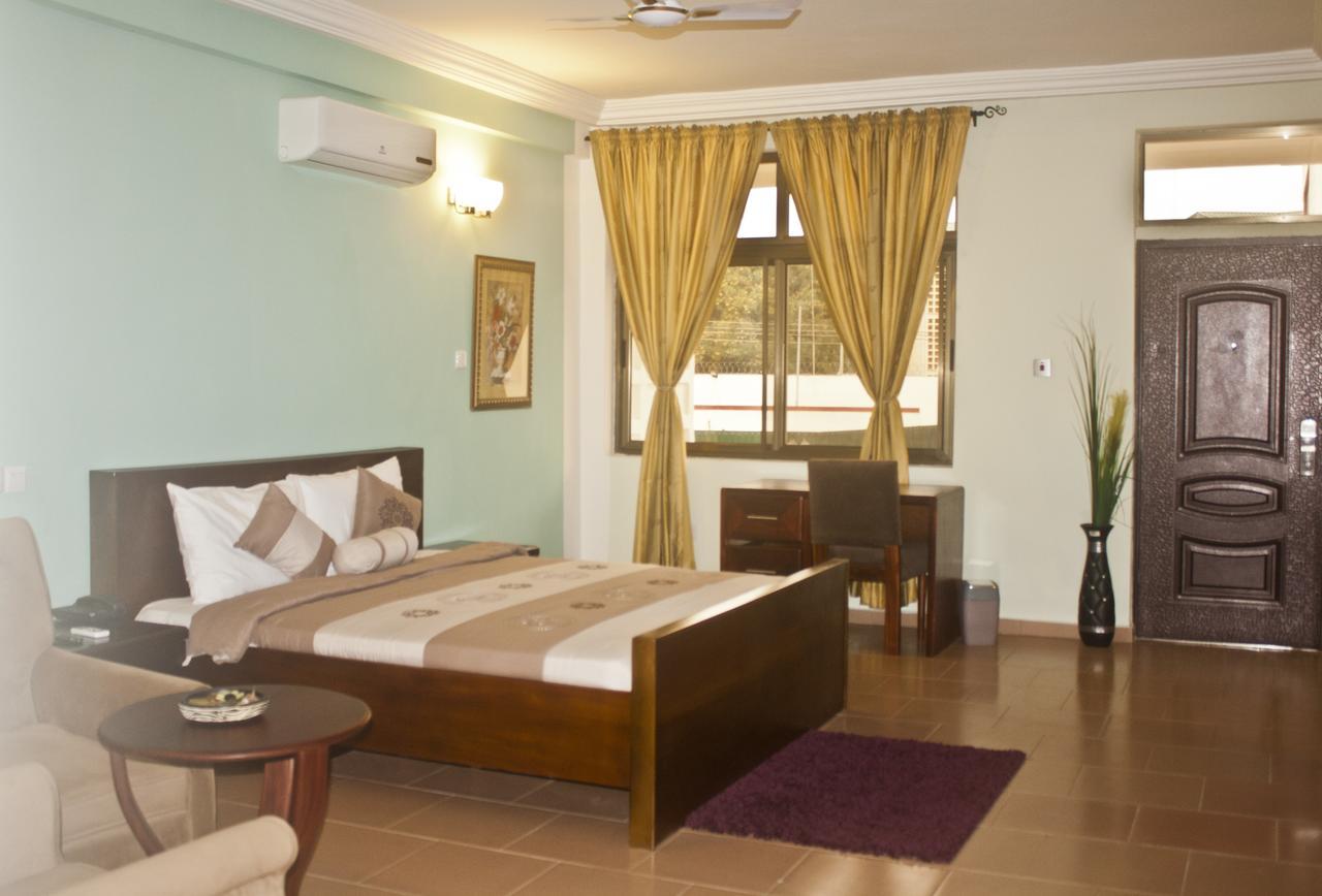 Consir Executive Lodge Аккра Экстерьер фото